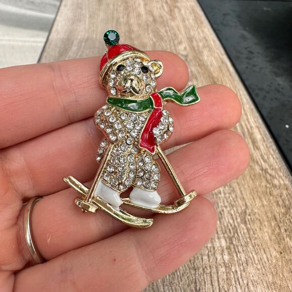 Vintage Jewelry Skiing Bear Brooch Rhinestone Skiing Bear Pin Christmas Brooch - Picture 2 of 3